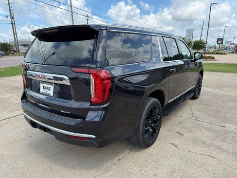 Used 2023 GMC Yukon XL SLT RWD image 5