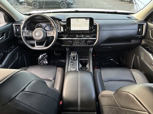 Certified 2024 Nissan Pathfinder SL image 24