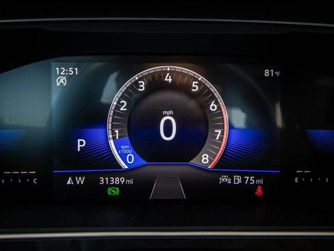 Used 2023 Volkswagen Tiguan SE R-Line FWD image 37