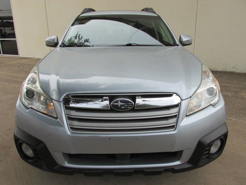 Used 2014 Subaru Outback 2.5i Premium w/ Moonroof Package image 2