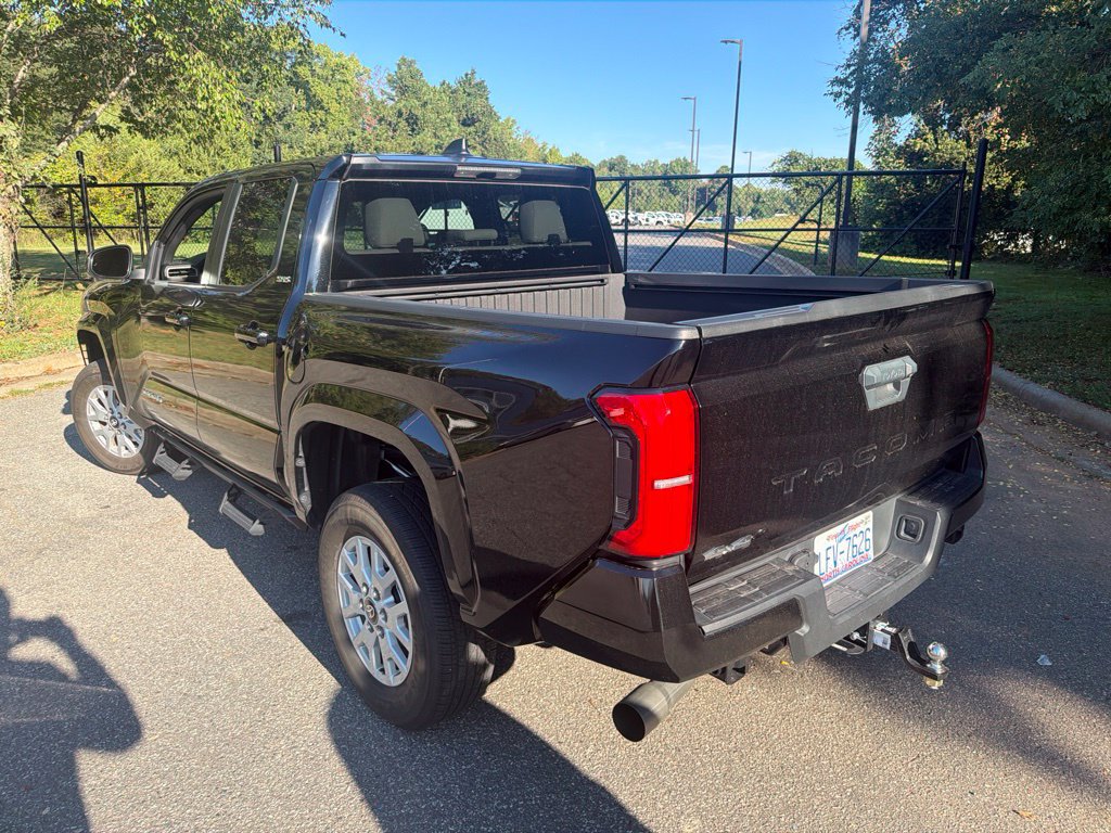 Used 2024 Toyota Tacoma SR5 AWD/4WD image 17