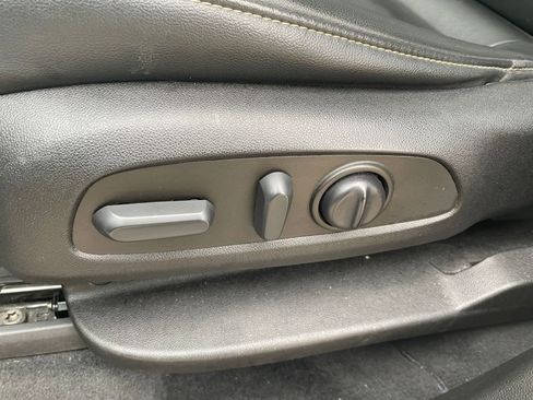 Used 2022 Chevrolet Traverse LT w/ LT Premium Package image 22