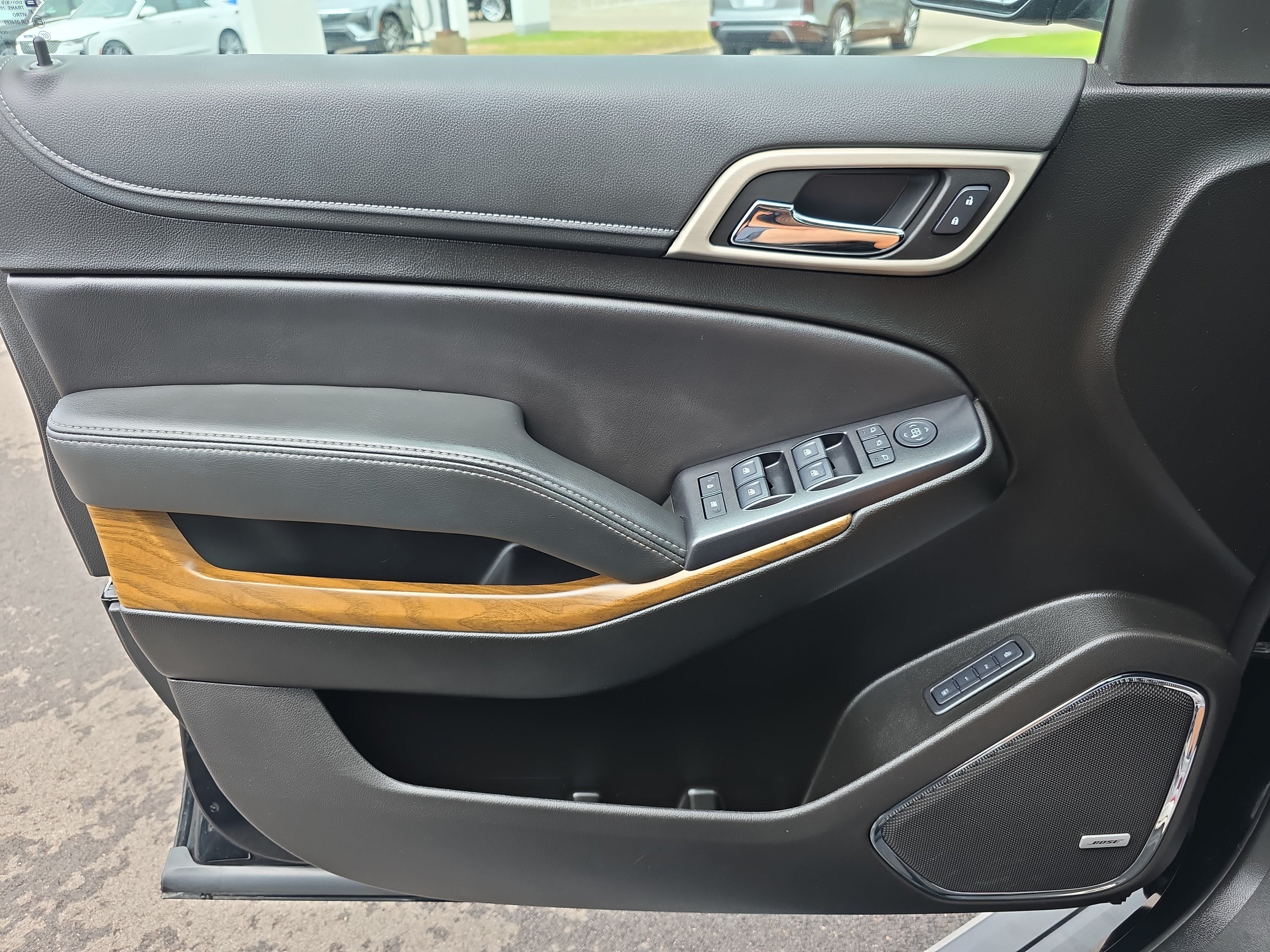 Used 2020 GMC Yukon Denali w/ Denali Premium Package AWD/4WD image 18