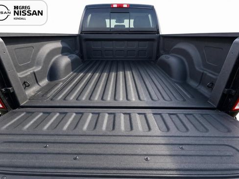 Used 2020 RAM 1500 Classic SLT w/ Luxury Group RWD image 13