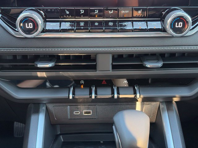New 2026 Chevrolet Colorado LT w/ LT Convenience Package AWD/4WD image 3
