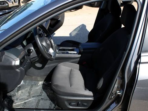 Used 2023 Nissan Altima 2.5 SV w/ SV Premium Package FWD image 13