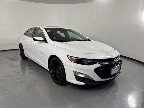 Used 2020 Chevrolet Malibu LT FWD image 3