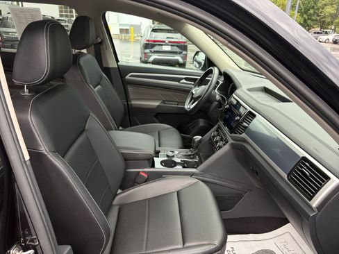 Used 2023 Volkswagen Atlas SEL R-Line AWD/4WD image 19