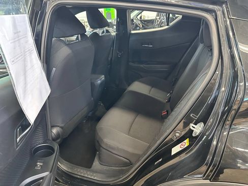 Used 2018 Toyota C-HR XLE FWD image 17