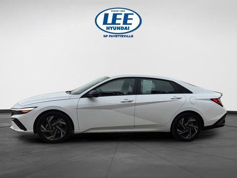 Certified 2025 Hyundai Elantra Sport image 3