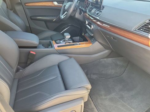 Used 2024 Audi Q5 e Premium w/ Convenience Package AWD/4WD image 12