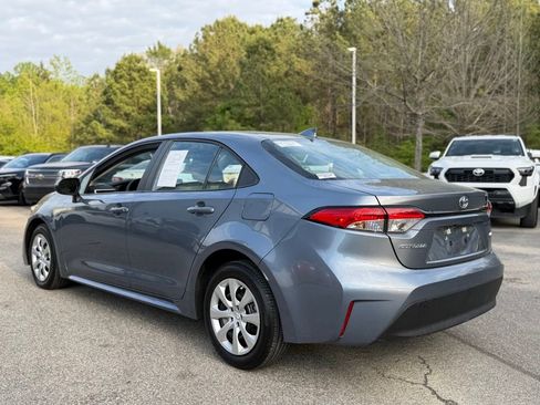 Used 2025 Toyota Corolla LE image 2