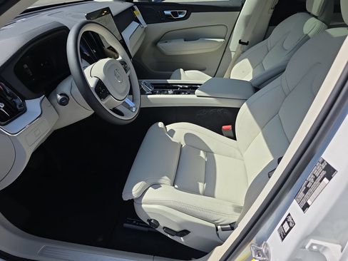 New 2026 Volvo XC60 B5 Ultra w/ Protection Package Premier AWD/4WD image 8