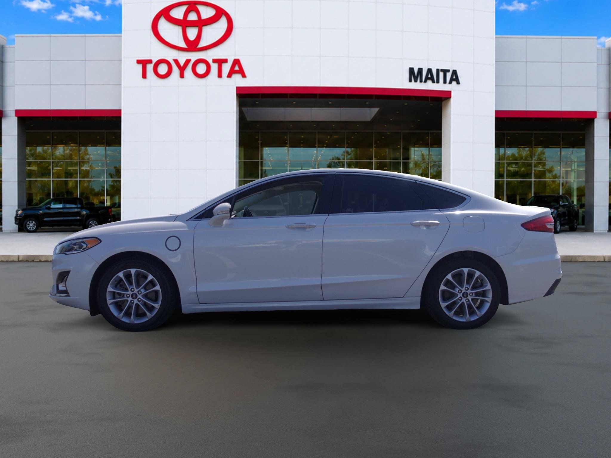 Used 2019 Ford Fusion Energi Titanium FWD image 6