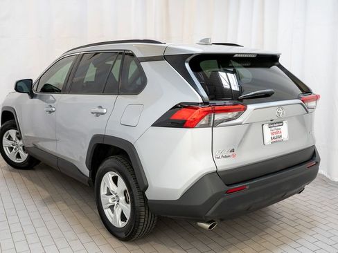 Used 2020 Toyota RAV4 XLE w/ Convenience Package image 3