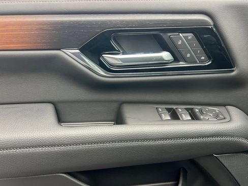 New 2026 GMC Yukon XL Denali w/ Denali Reserve Package image 9