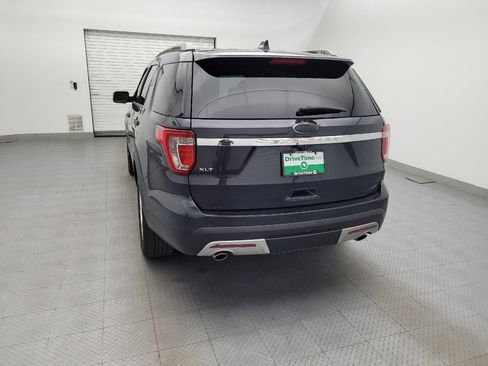 Used 2017 Ford Explorer XLT w/ Equipment Group 202A FWD image 6