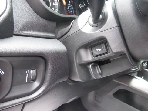 Used 2021 RAM 2500 Big Horn w/ Night Edition AWD/4WD image 25