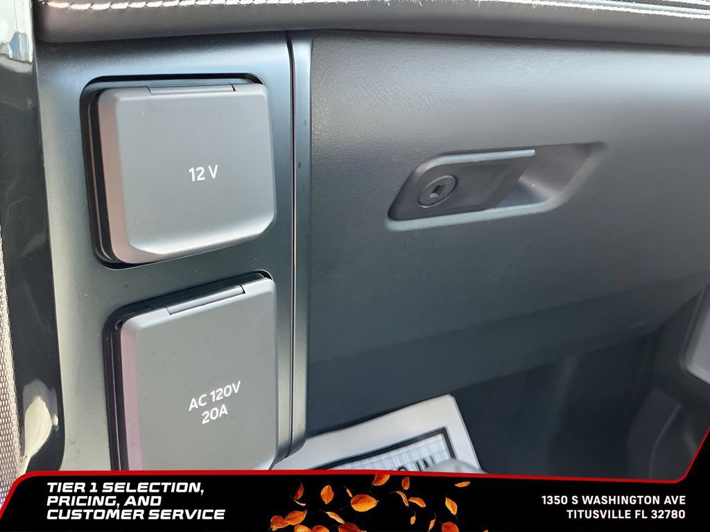 Used 2023 Ford F150 Lightning Platinum AWD/4WD image 28
