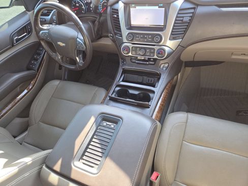 Used 2018 Chevrolet Suburban Premier AWD/4WD image 30