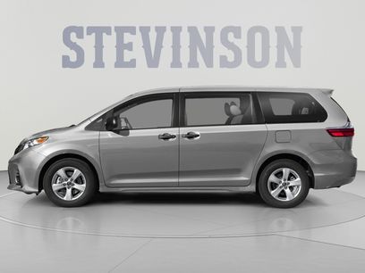 Used 2019 Toyota Sienna XLE