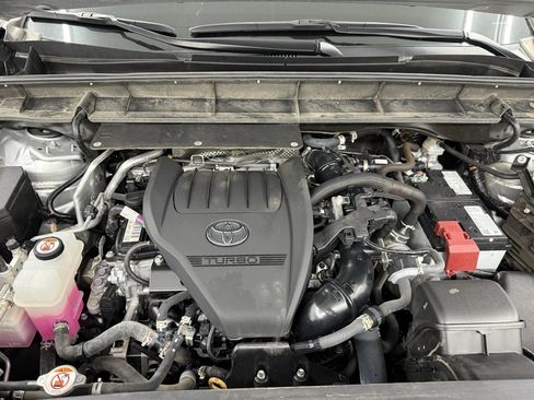 Used 2024 Toyota Highlander LE image 38