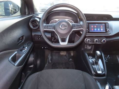 Used 2020 Nissan Kicks S image 16