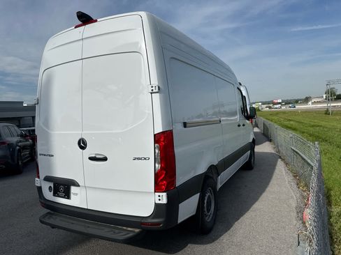 New 2026 Mercedes-Benz Sprinter 2500 image 5