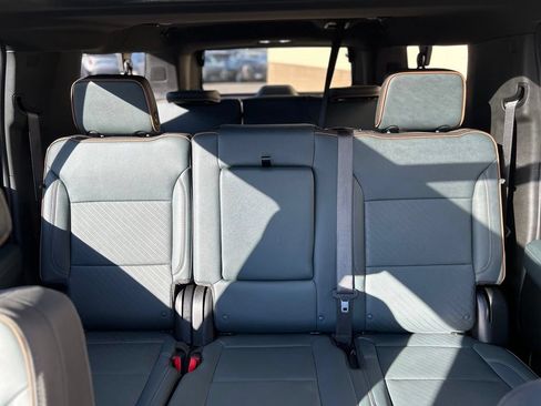 Used 2026 GMC Yukon XL AT4 AWD/4WD image 25
