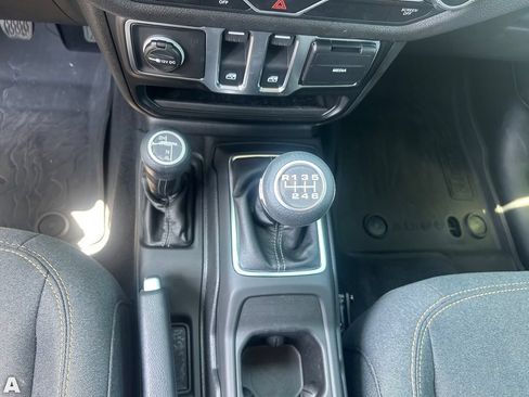 Certified 2025 Jeep Wrangler Sport AWD/4WD image 22