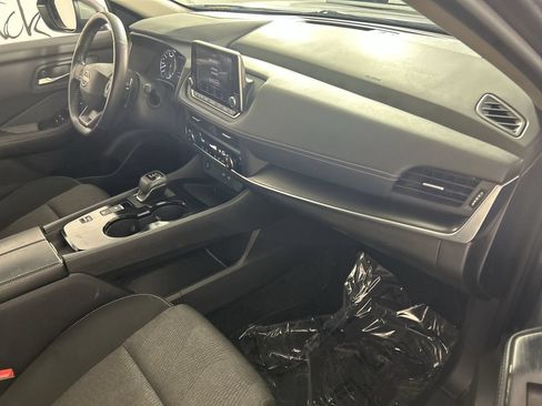 Used 2025 Nissan Rogue SV FWD image 27