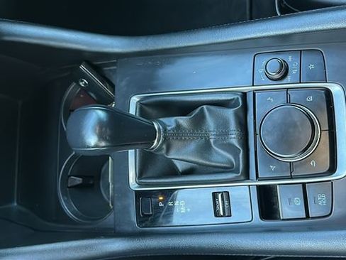 Used 2023 MAZDA MAZDA3 s FWD image 13
