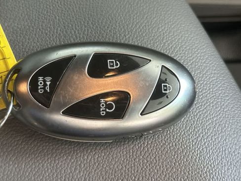 Used 2024 Hyundai Elantra SEL FWD image 29