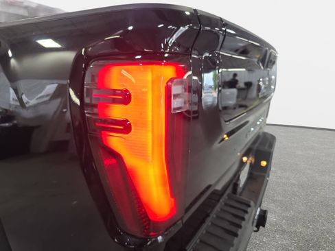 Used 2025 GMC Sierra 2500 Denali Ultimate w/ Max Trailering Package AWD/4WD image 33