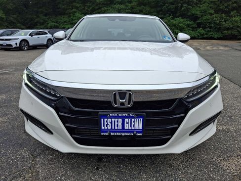 Used 2018 Honda Accord Touring image 2
