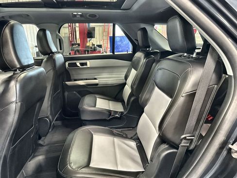 Used 2023 Ford Explorer XLT w/ Equipment Group 202A RWD image 24