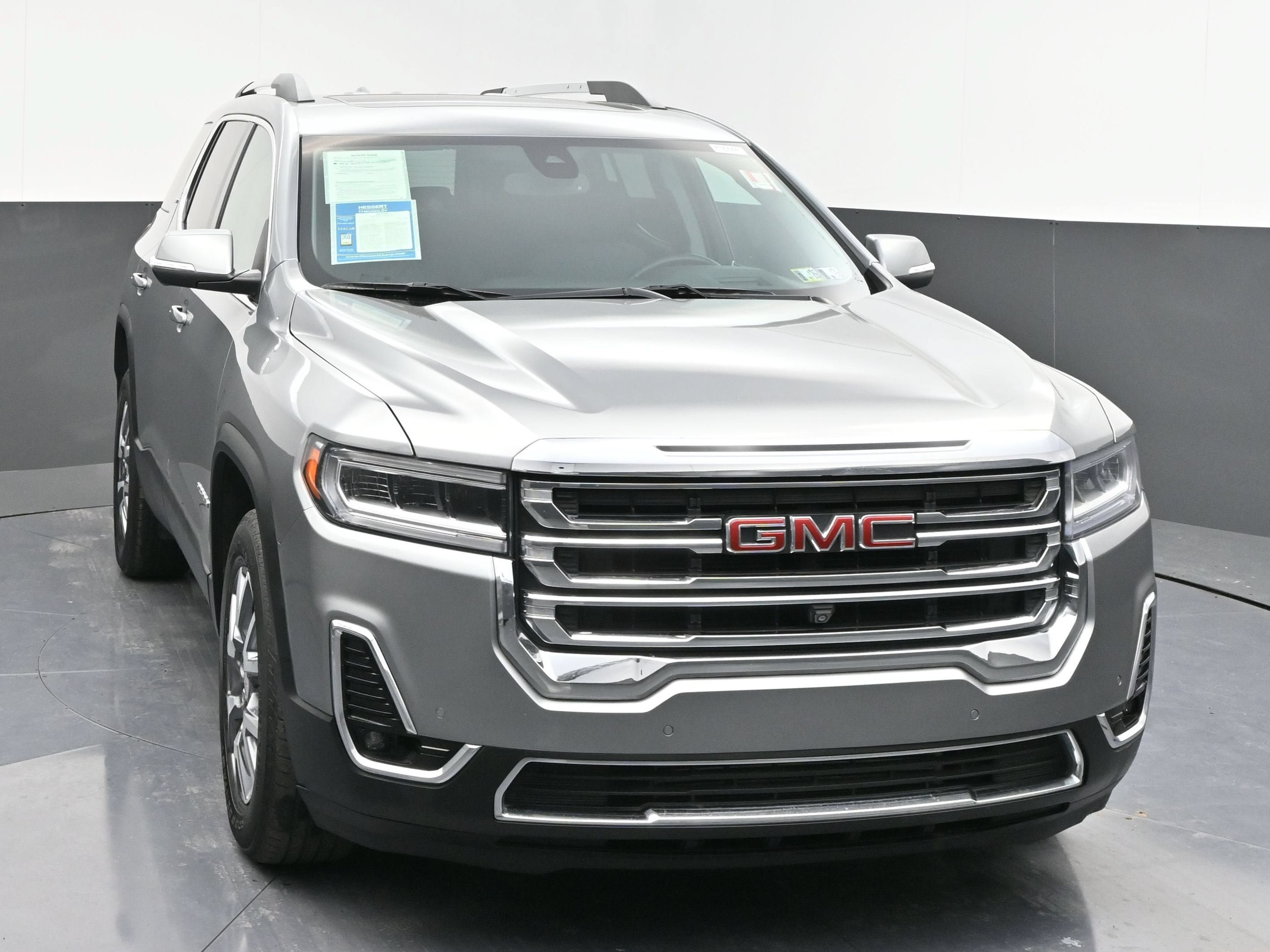 Certified 2023 GMC Acadia SLT w/ Technology Package AWD/4WD image 4