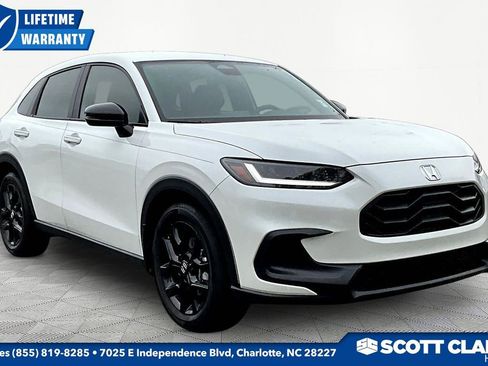 Used 2025 Honda HR-V Sport image 1