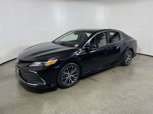 Certified 2023 Toyota Camry XLE w/ Navigation Package FWD image 7