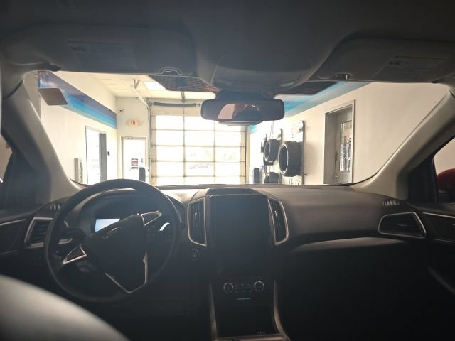 Used 2024 Ford Edge SEL AWD/4WD image 13