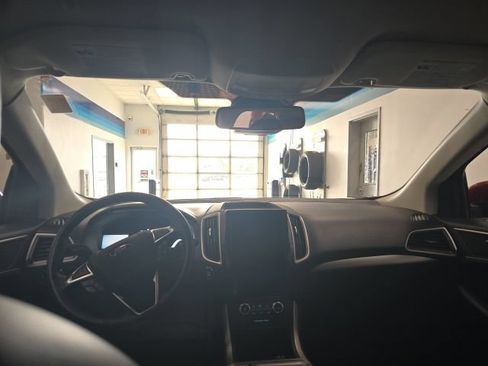 Used 2024 Ford Edge SEL AWD/4WD image 13