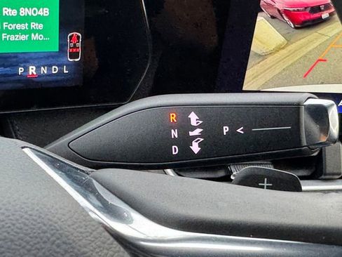 Certified 2025 Chevrolet Equinox LT FWD image 18