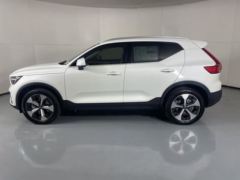 New 2025 Volvo XC40 B5 Core w/ Protection Package Premier image 5