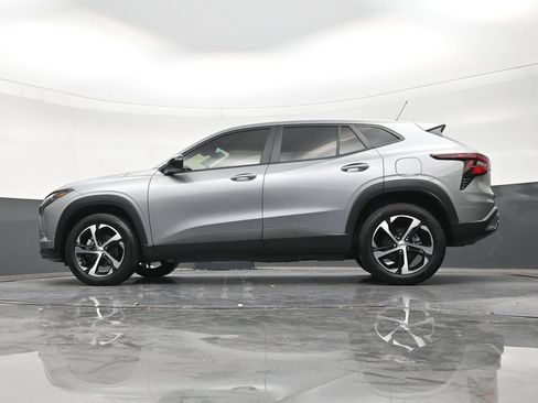 Used 2025 Chevrolet Trax RS FWD image 21