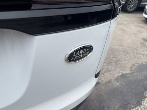 Used 2022 Land Rover Range Rover Velar R-Dynamic S image 8