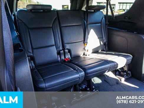 Used 2024 Chevrolet Suburban LT image 25