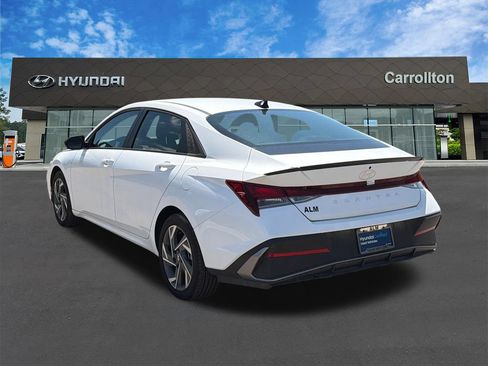 Certified 2025 Hyundai Elantra Sport FWD image 7