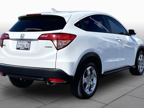 Used 2017 Honda HR-V LX image 12