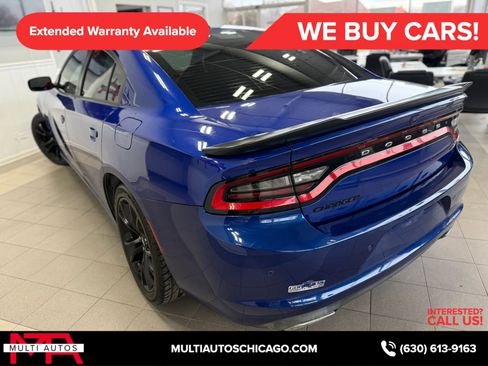 Used 2018 Dodge Charger SXT w/ Blacktop Package RWD image 8