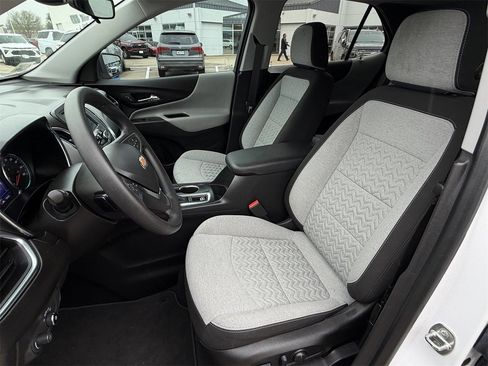 Used 2022 Chevrolet Equinox LT image 25